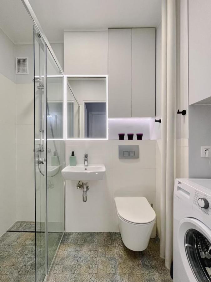 Apartament Przy Atrium, Stacja Metra Rondo Onz วอร์ซอ ภายนอก รูปภาพ